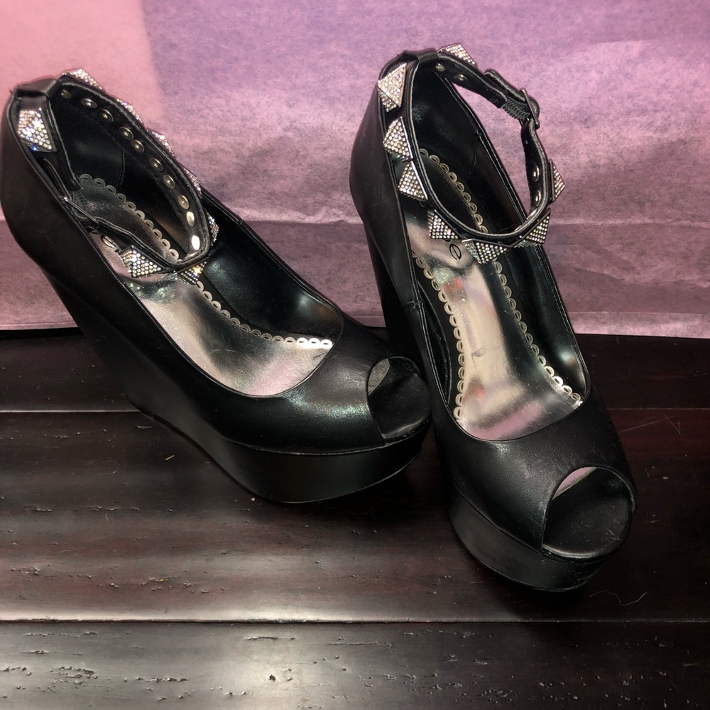 BEBE black wedges with studded strap